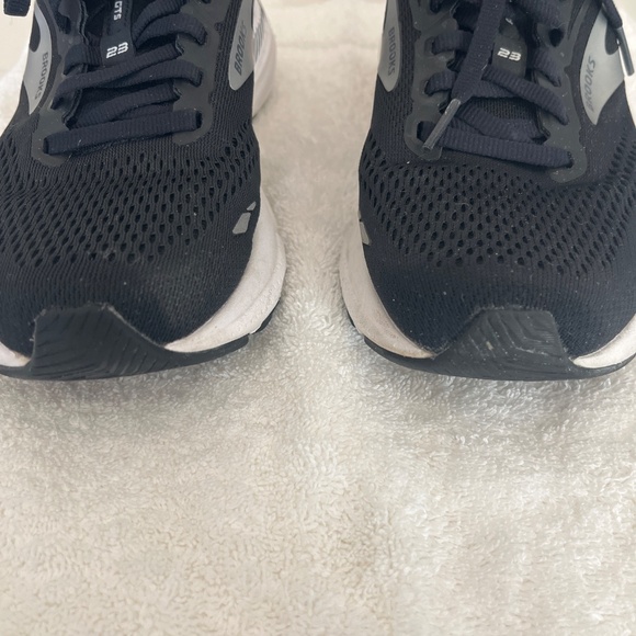 Women’s Brooks Adrenaline GTS 23 - Picture 7 of 8
